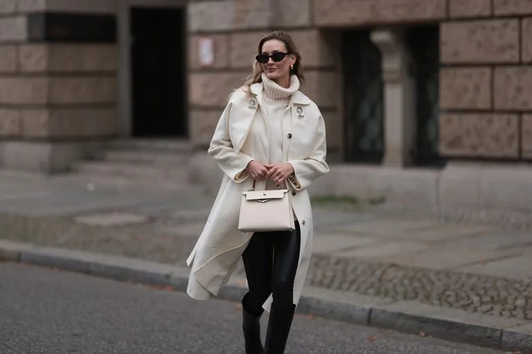 Co ubrać do skórzanych legginsów, aby wyglądać stylowo i modnie?