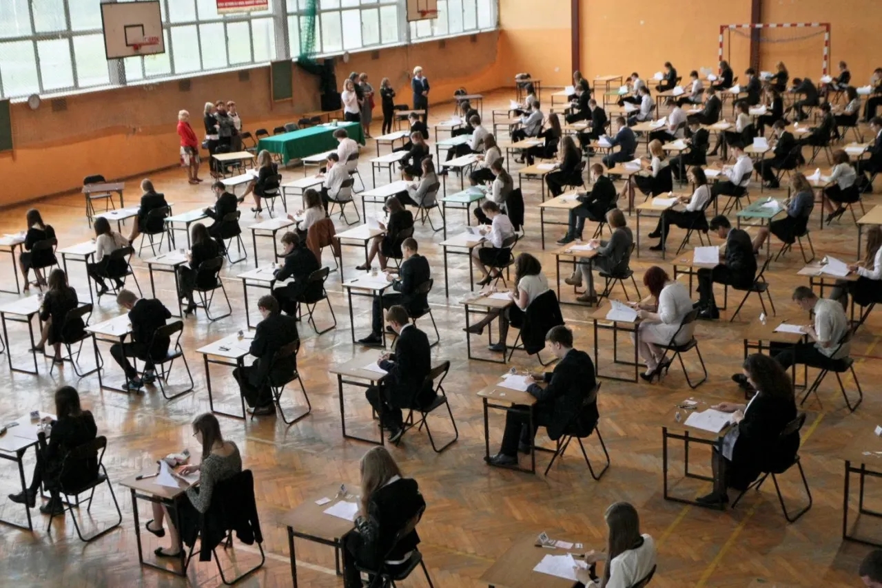 Co ubrać na egzamin ósmoklasisty, aby czuć się komfortowo i elegancko