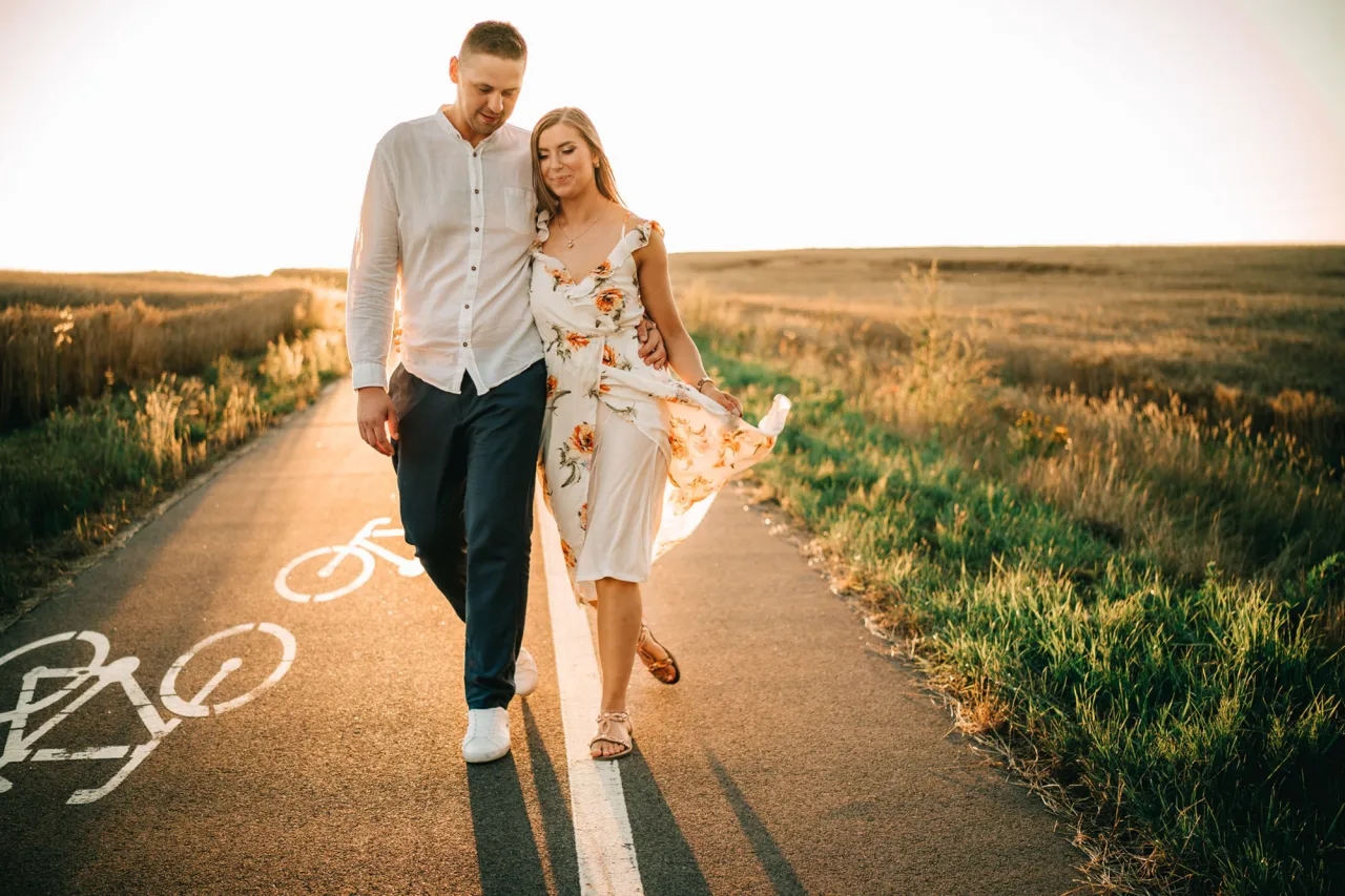 Co ubrać na sesję narzeczeńską, aby uniknąć modowych wpadek?