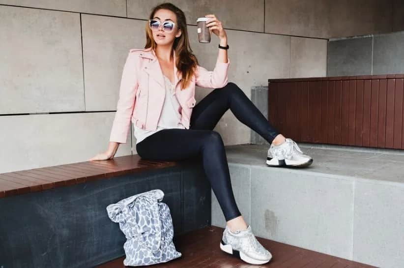 Co można ubrać do legginsów? Stylowe pomysły na każdą okazję